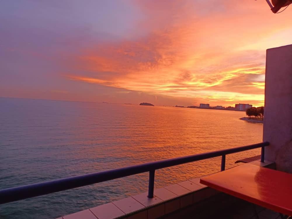 Paradise Seaview Homestay Port Dickson Exterior photo